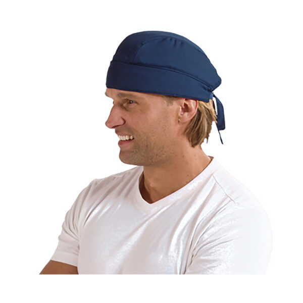 Uomo indossa bandana refrigerante di E.COOLINE di colore blu